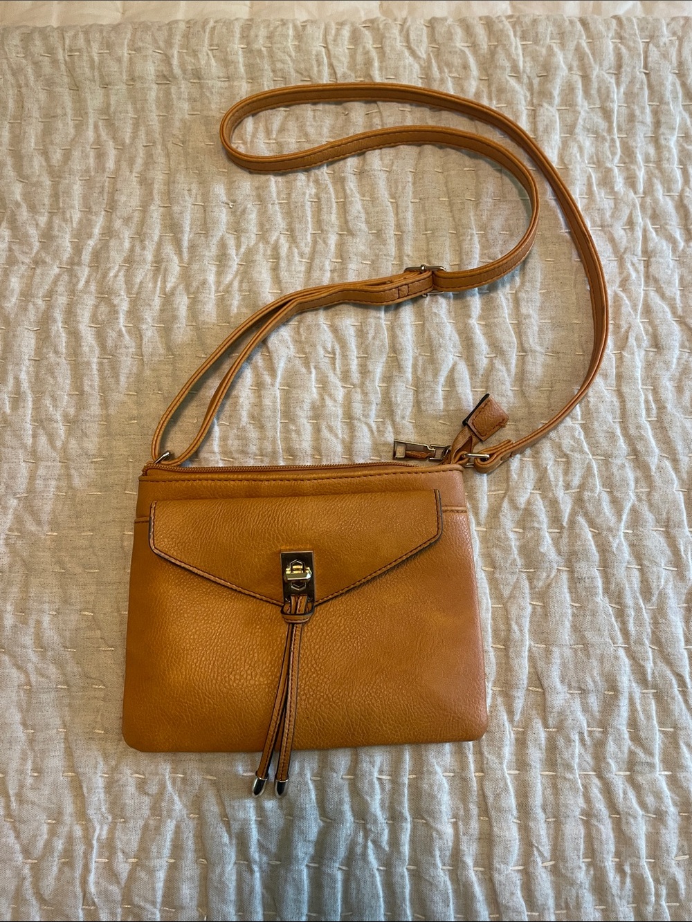 La Terre Vegan Crossbody Bag in Tan - Classic Everyday Style